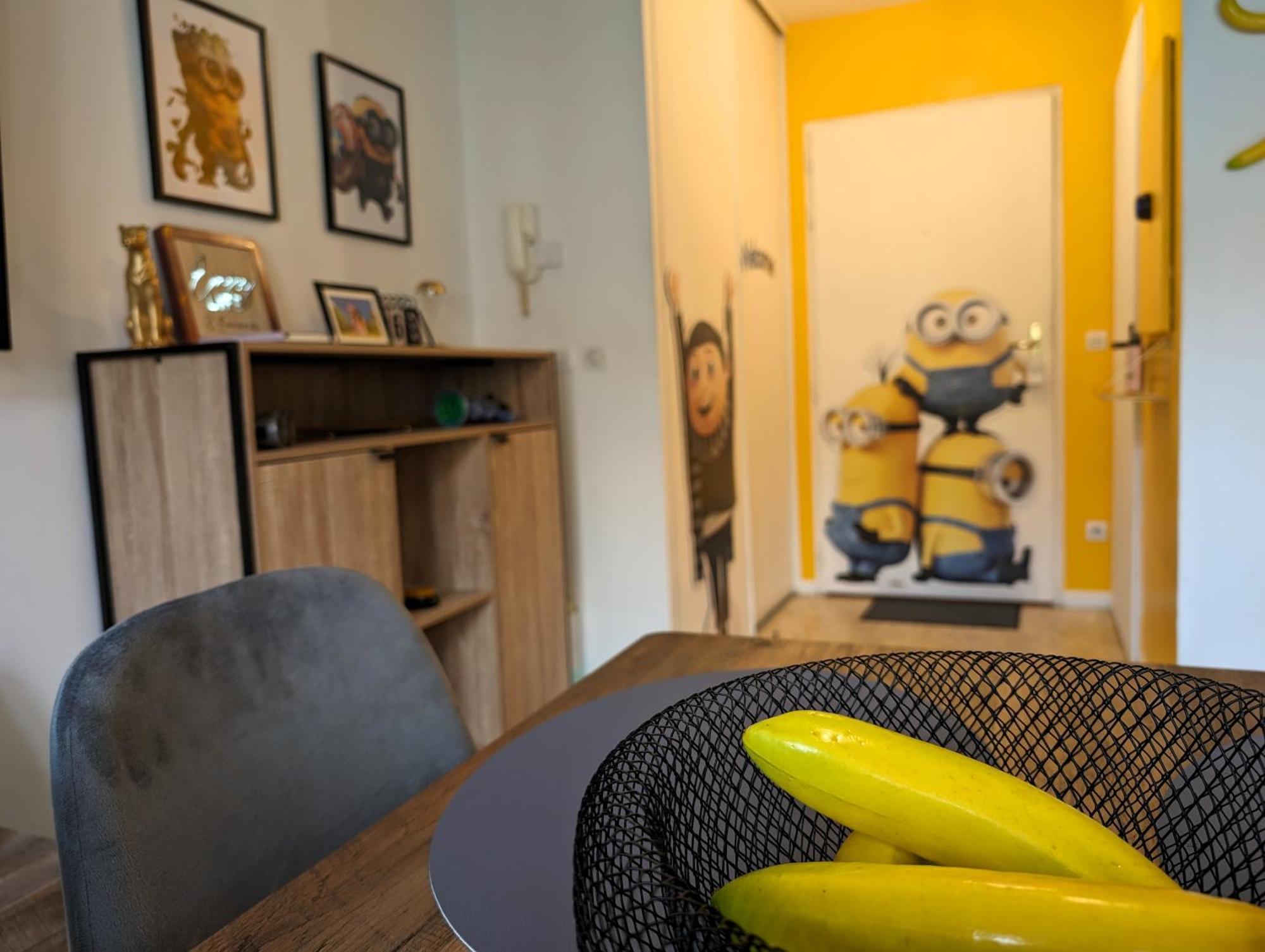 Le Repaire Des Minions - 10' Disney - Familial Баї-Роменвільє Екстер'єр фото